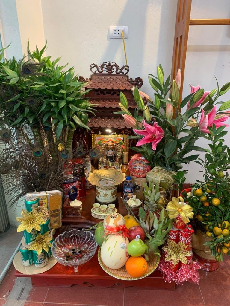 Bàn thờ thần tài gồm những gì? Có cần bài vị không