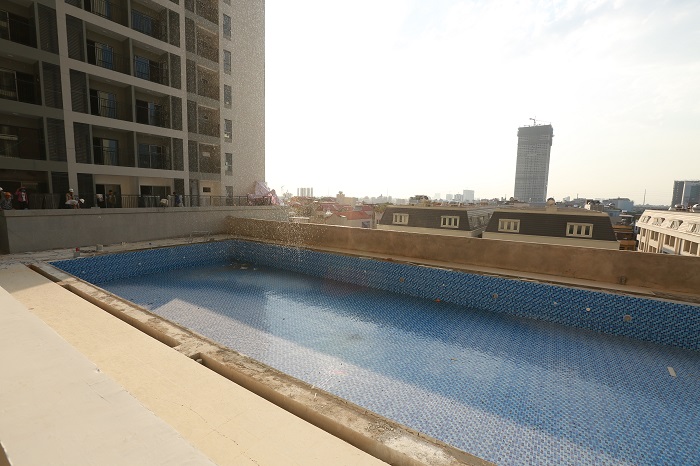 Hình ảnh bể bơi với góc view thực tế rất đẹp