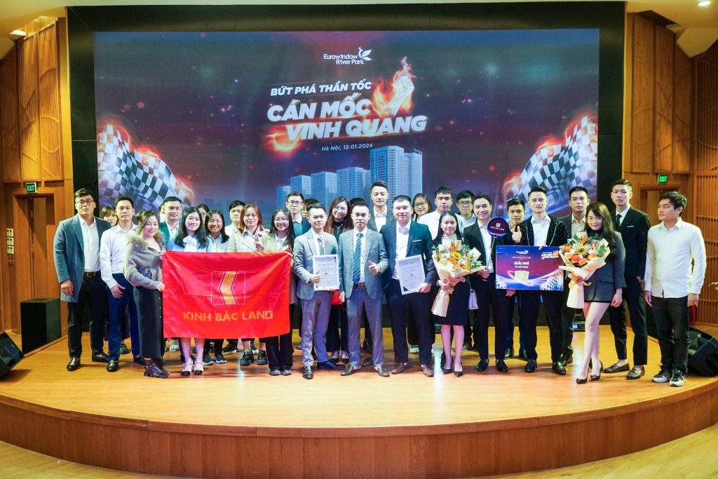 Kinh Bắc Land vinh dự nhận giải thưởng TOP 2 đại lý xuất sắc nhất năm tại dự án Eurowindow River Park